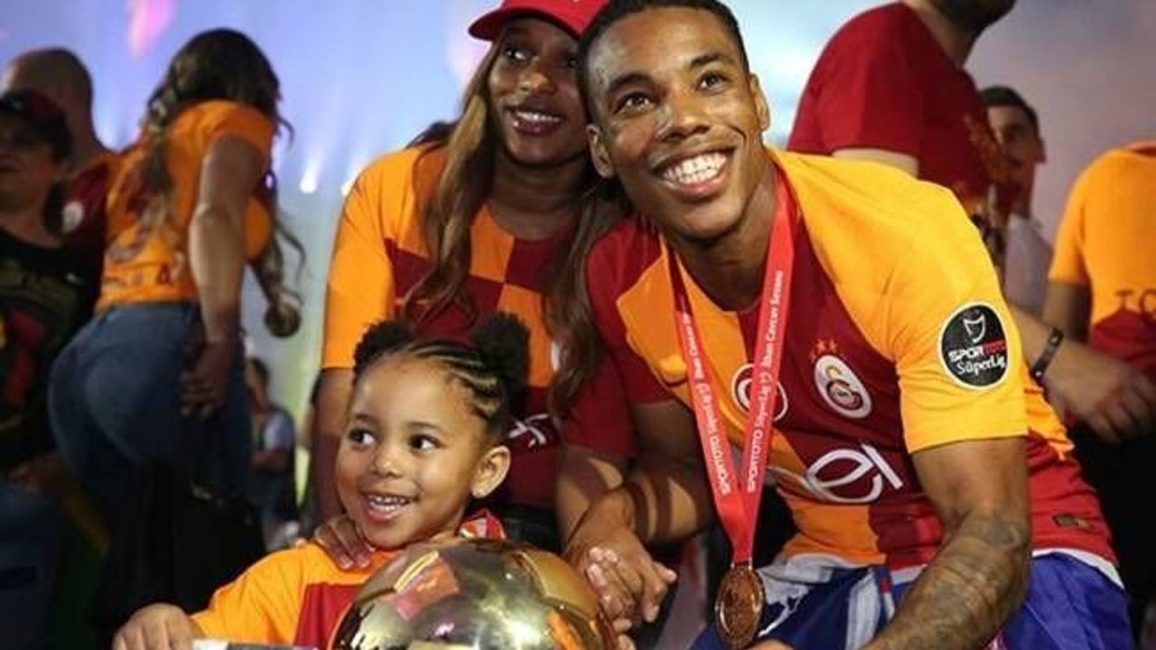 Garry Rodrigues açıklamalarıyla kafaları karıştırdı. Gidiyor mu;?