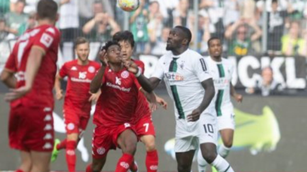 Almanya Bundesliga'da Mainz, Mönchengladbach karşısında hata yamadı