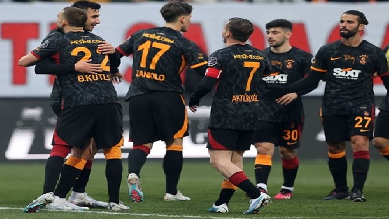 Galatasaray İstanbulspor'u farklı mağlup etti: 6-0