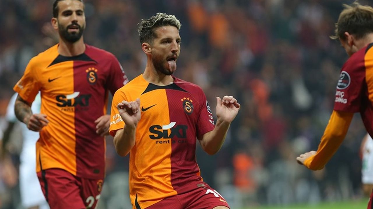 Galatasaray'a 2 futbolcudan iyi haber