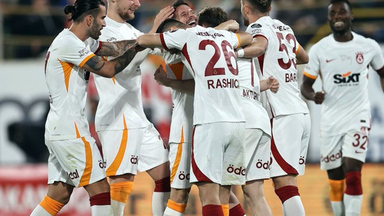 Galatasaray Alanyaspor'u farklı geçti: 1-4