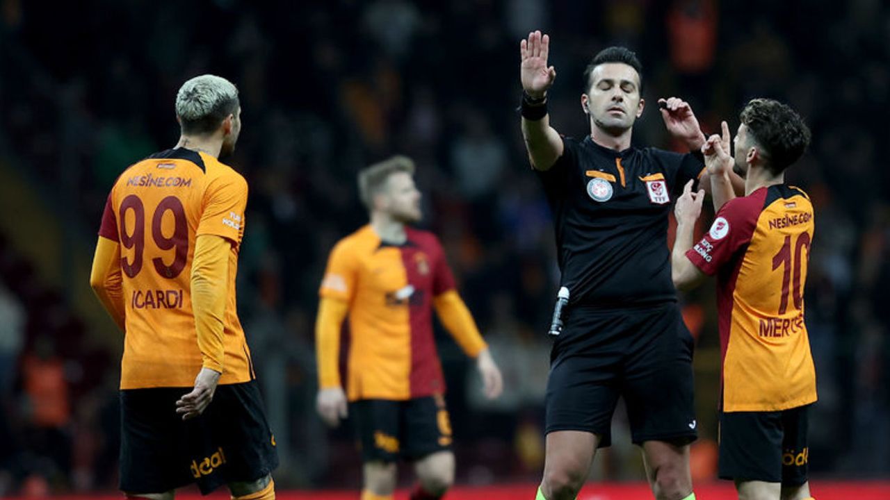 Galatasaraylı futbolcular yönetime isyan etti