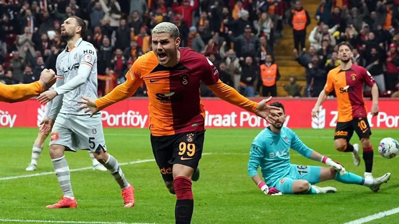 Galatasaray - Başakşehir maçının 11'leri belli oldu