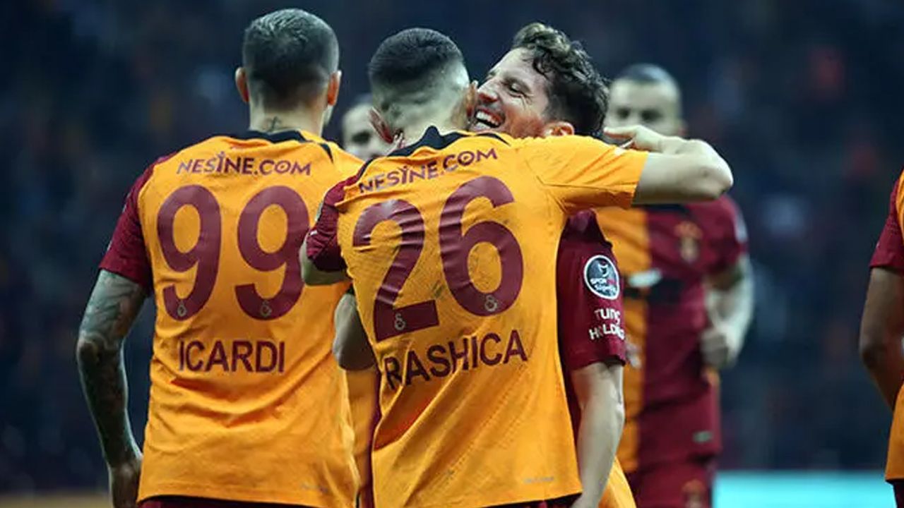 Galatasaray'ı yıkan açıklama: "Fenerbahçe ile görüşüyoruz"