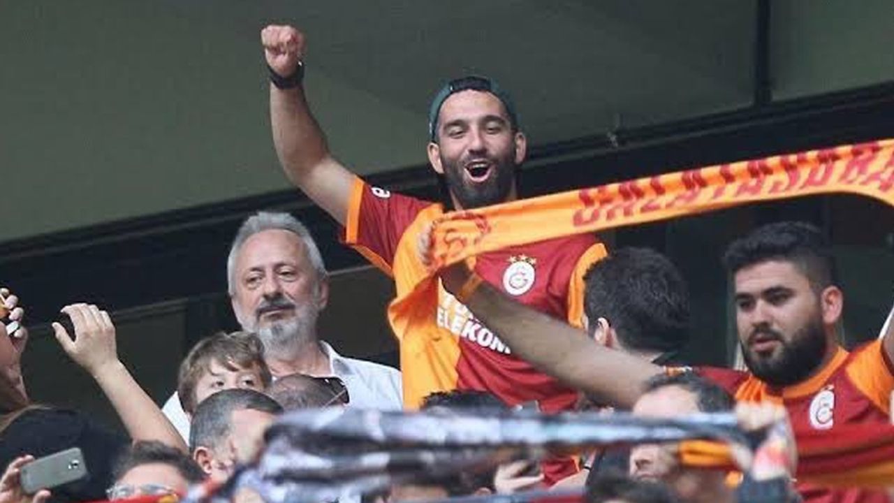 Galatasaray'a orta saha transferi Arda Turan'dan