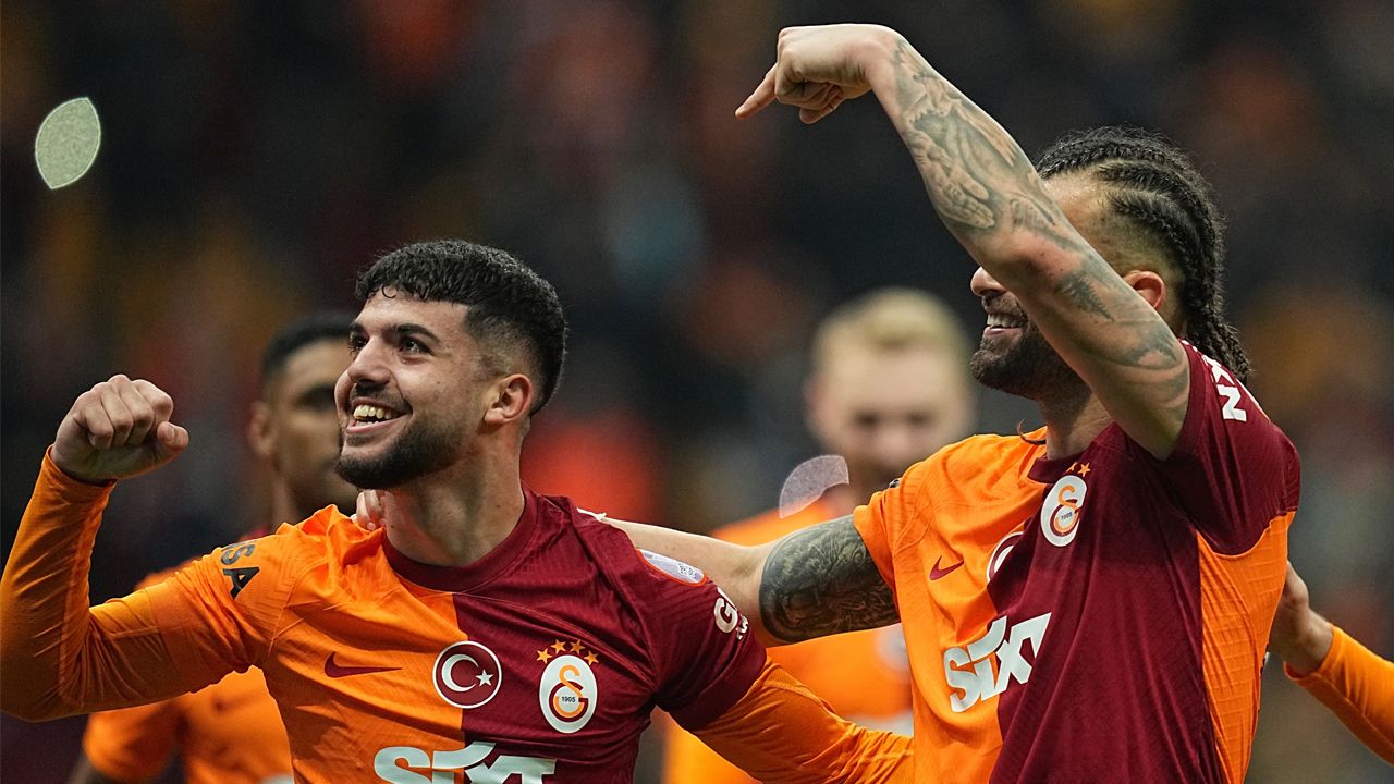 Galatasaray'ın 19'luk yıldızı ilk maçında asist yaptı