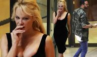 Pamela Anderson'dan görülmemiş destek
