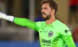 Frankfurt file bekçisi Kevin Trapp, Manchester United'ın teklifini reddettiğini açııkladı