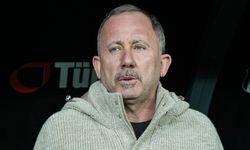 Sergen Yalçın, Galatasaray taraftarını selamladı