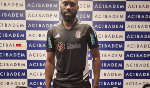 Beşiktaş'ın yeni transferi Arthur Masuaku'ya AVM'de yoğun ilgi