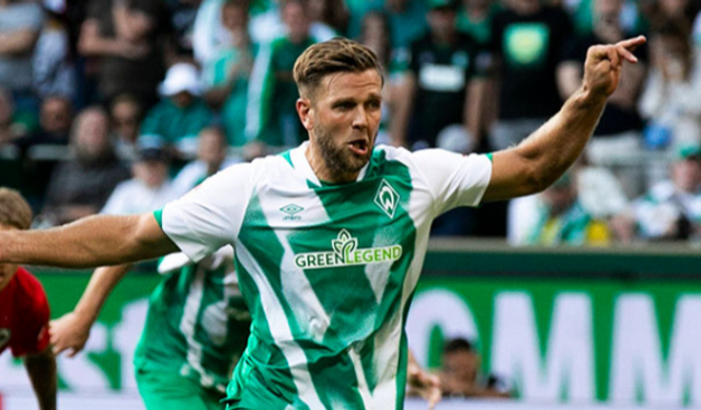 Bundesliga'da haftanın açılış maçında Augsburg, Werder Bremen'i mağlup etti
