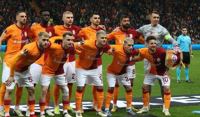 Galatasaray'a 2 futbolcudan kötü haber! Maç saatinde...