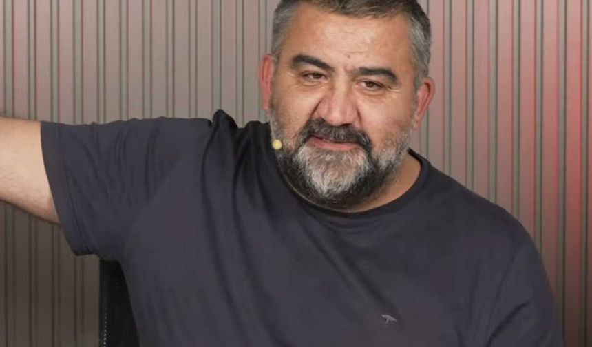Ümit Özat'tan Yunus Akgün tepkisi: "Adam Sane'yi kesiyor!"
