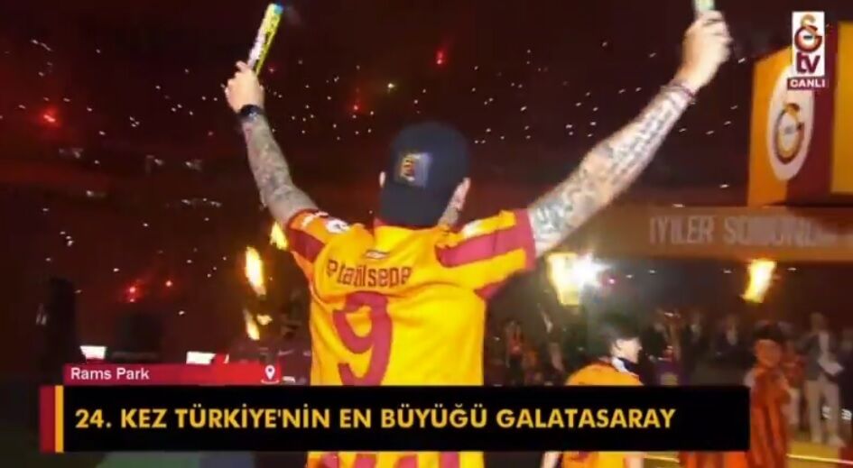 Mauro Icardi'nin sahneye çıkış görüntüleri
