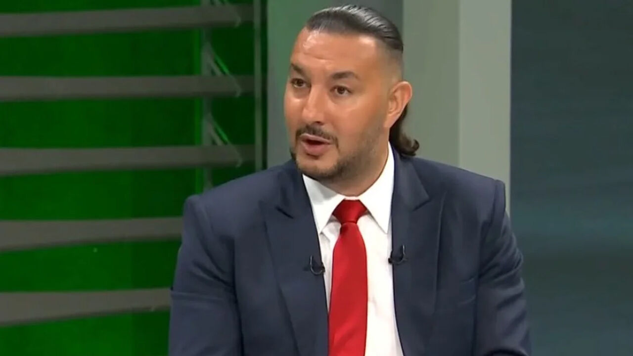 Necati Ateş: "Dursun Özbek yumruğunu masaya vursun..."